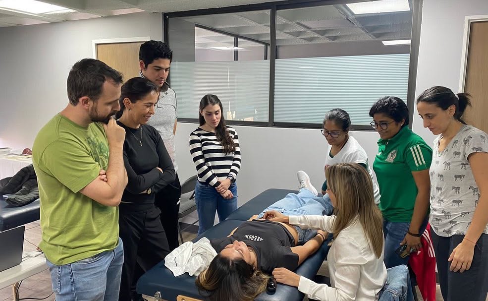 Clase teórica con alumnos de VM1
